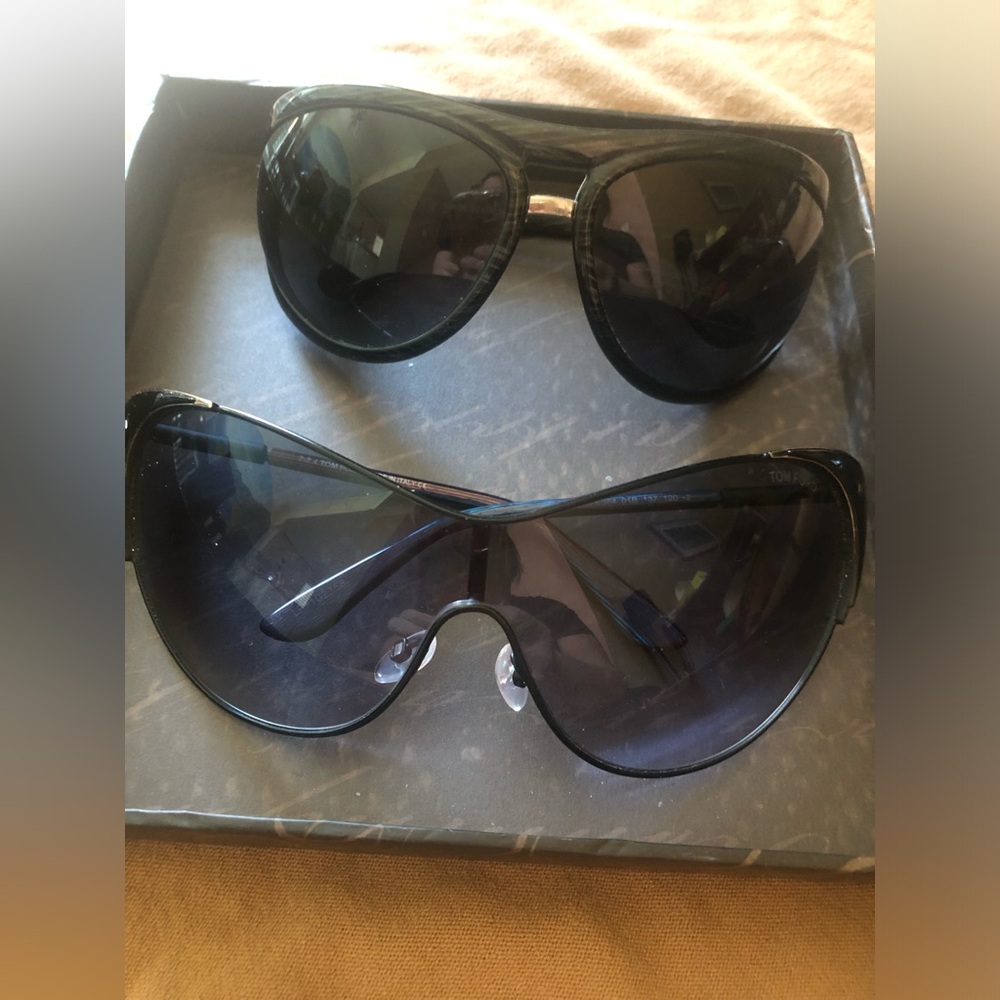 2 pairs of Tom Ford sunglasses